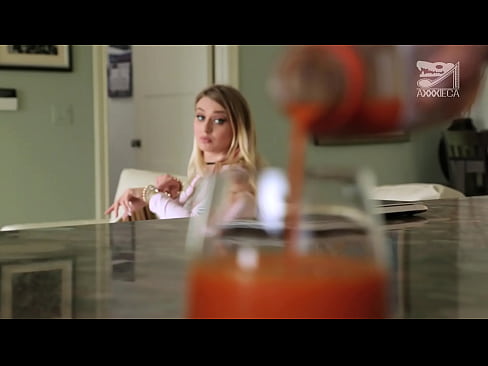 ❤️ Cov ntxhais kub nrog lub mis loj thiab nruj pussy tau txais qaib los ntawm kev poob, tab sis nyuaj heev Sex video  ntawm peb