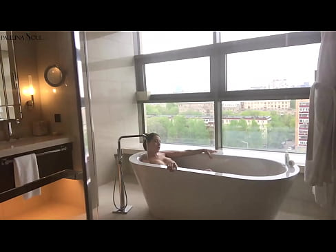 ❤️ Zoo heev babe Passionately jerking tawm nws pussy hauv chav dej Sex video ntawm peb